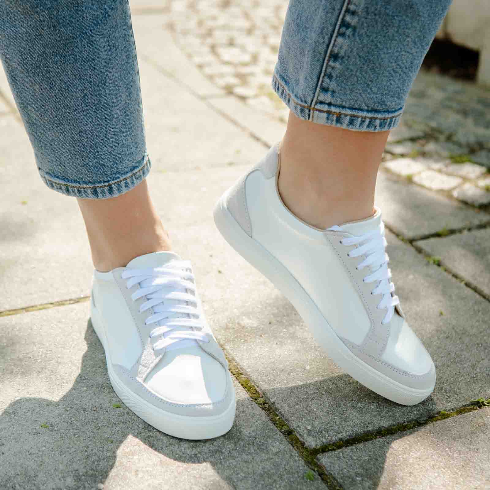 Viky White/Suede