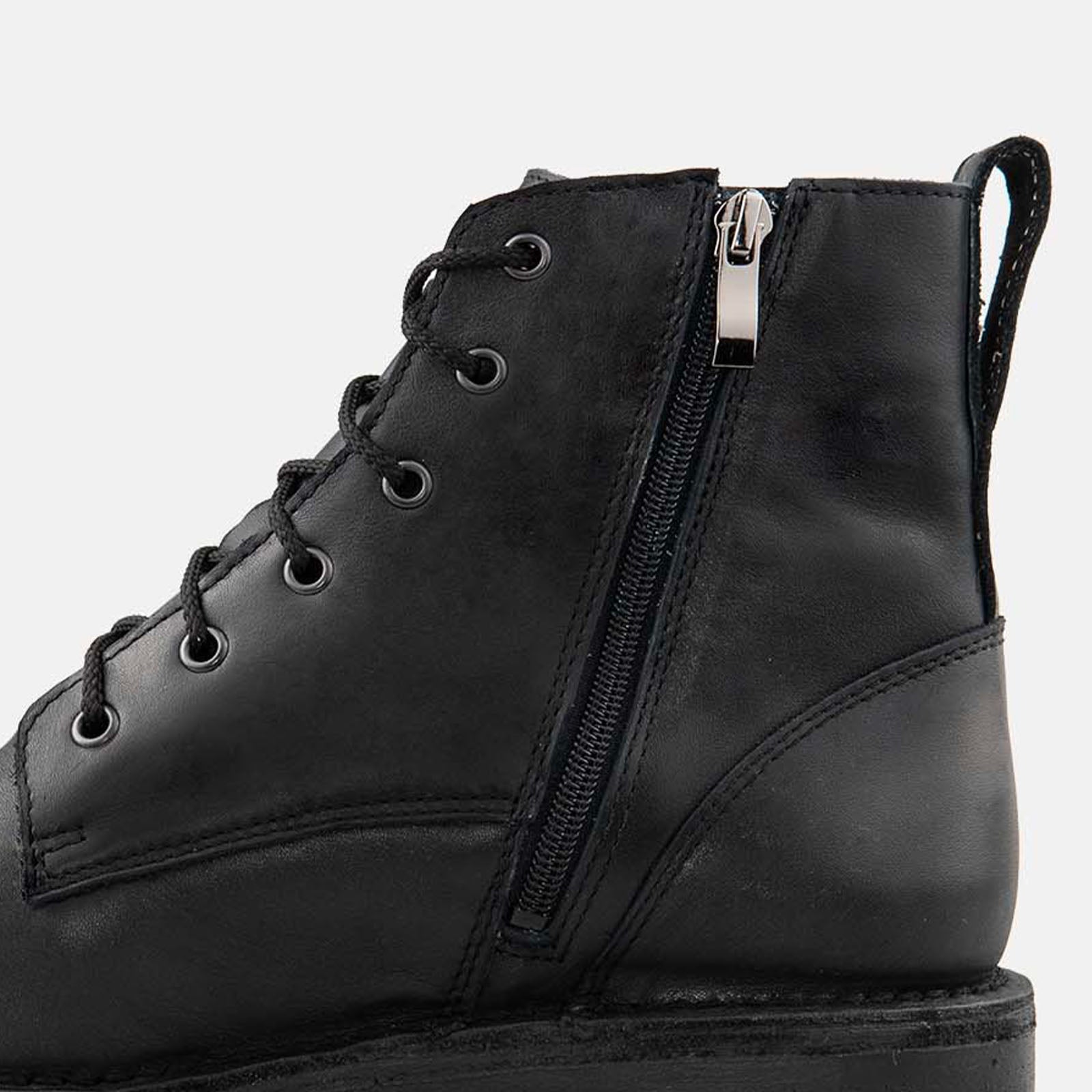 Derby High Farm Zip Black