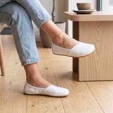 Barefoot Vera White